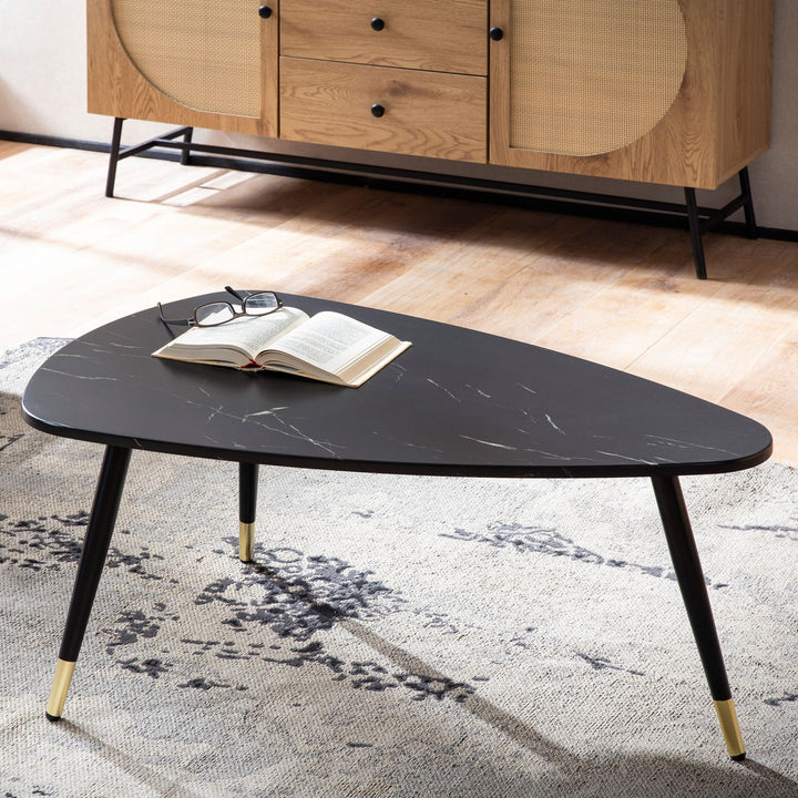 Couchtisch 90x60x41 cm mit Marmor Optik  - Dreibein Wohnzimmertisch mit Metall-Gestell - Sofatisch Dreieckig Tisch Wohnzimmer - Beistelltisch_