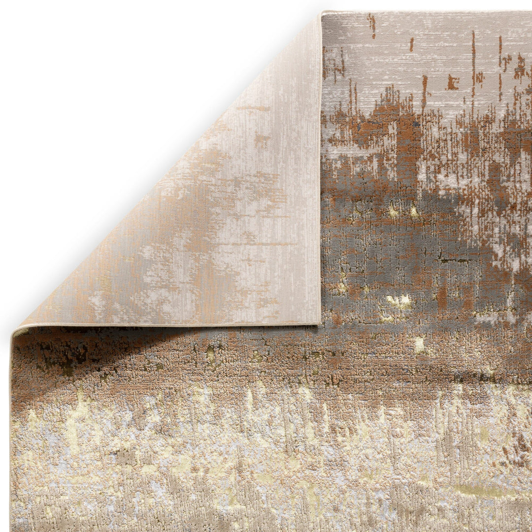 Goldener Hochglanzteppich - kompakte Größe - abstrakte Formen - verleiht kleinen Räumen Tiefe und Eleganz - Kadima Design_