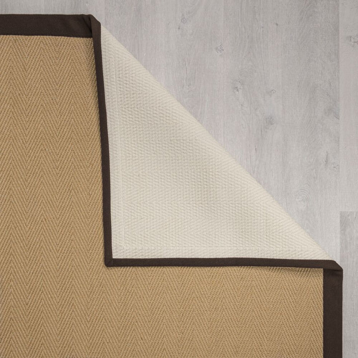 Jute-Teppich mit Fischgrätenmuster und Bordüre TRENT KIRA_Rechteckig_