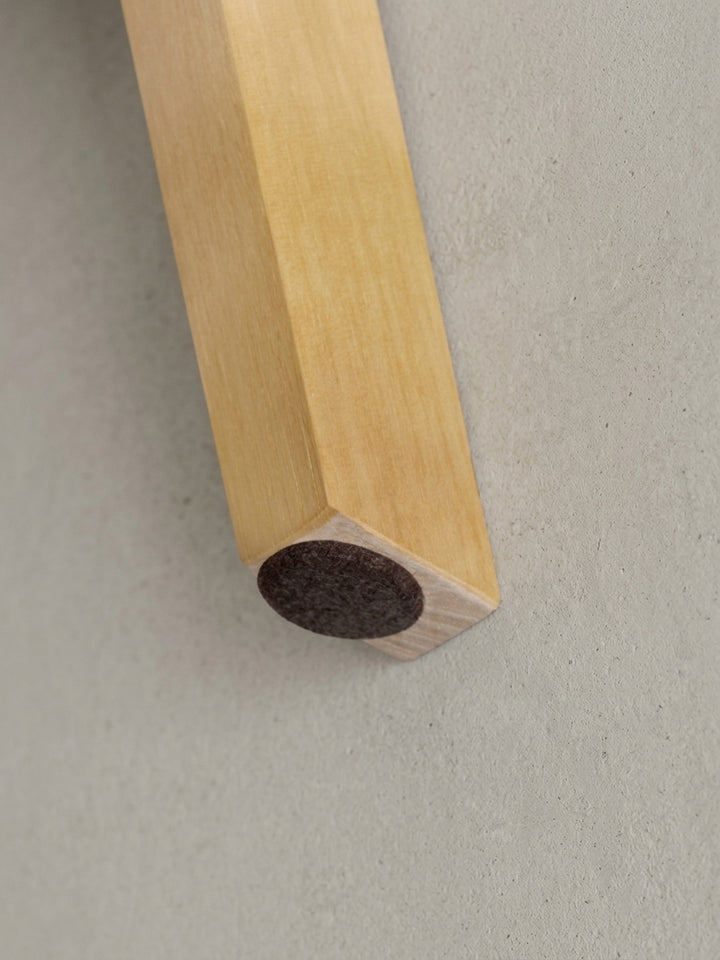 Maßzeichnung Esszimmerstuhl Samt weiß mit Bemaßung 49x52x87 cm Höhe Breite Tiefe und Detailangaben zur Produktgeometrie_