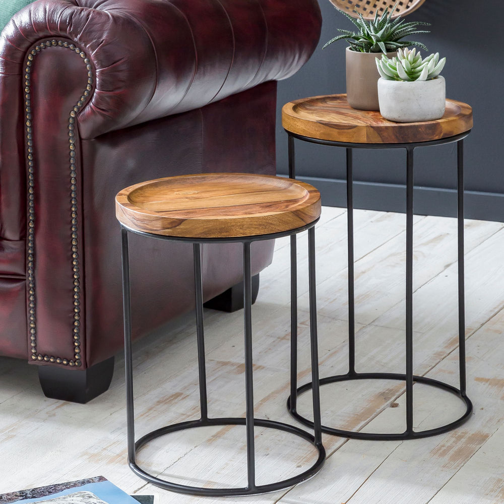 Massivholz Beistelltische_ Industrieller Stil_ Sheesham Holz und Metall_ 2er Set - KADIMA DESIGN_Größe_ 30x30x54 cm_