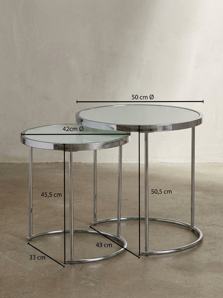 Technisches Maßbild des Satztisches im 2er Set mit genauen Abmessungen: großer Tisch Ø 50 cm, H 50,5 cm kleiner Tisch Ø 42 cm, H 45,5 cm für die Raumplanung._