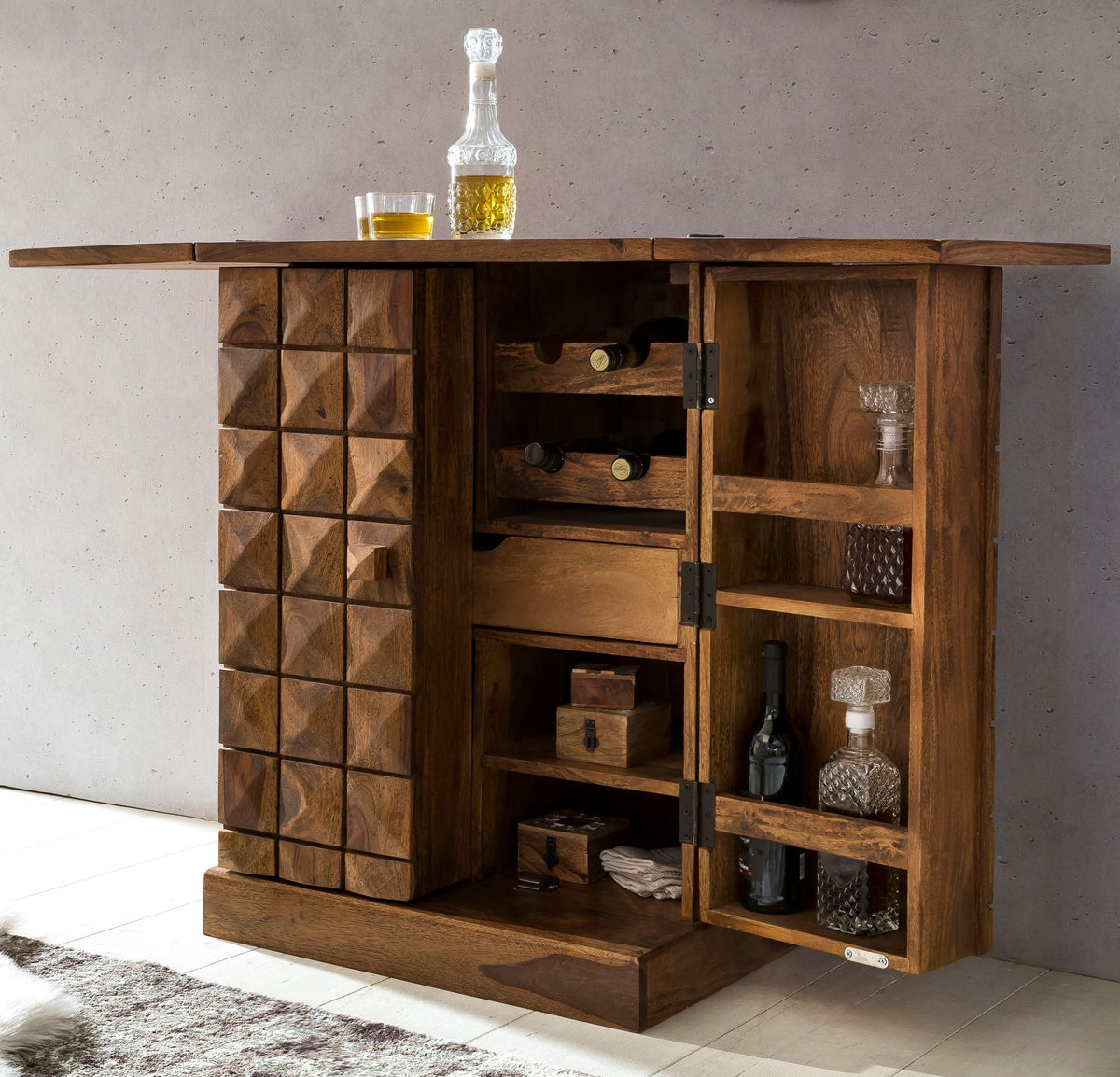 SAAR Massivholz Hausbar 65x91x50 cm_ Ausklappbare Weinbar_ Barschrank mit Türen - KADIMA DESIGN_Farbe_ Braun_ Größe_ 65x50x91 cm_
