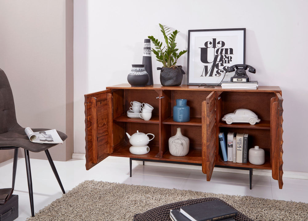 Charmantes Sheesham Sideboard_ 150 cm Breit_ 3 Türen_ Ideal für moderne Wohnräume - KADIMA DESIGN_Größe_ 150x41x81 cm_