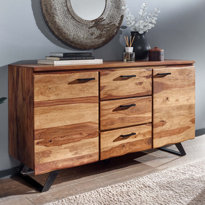 Stilvolles Sheesham Sideboard mit Baumkanten-Design_ 145x82x45 cm_ Metallgestell - KADIMA DESIGN_Größe_ 145x45x82 cm_