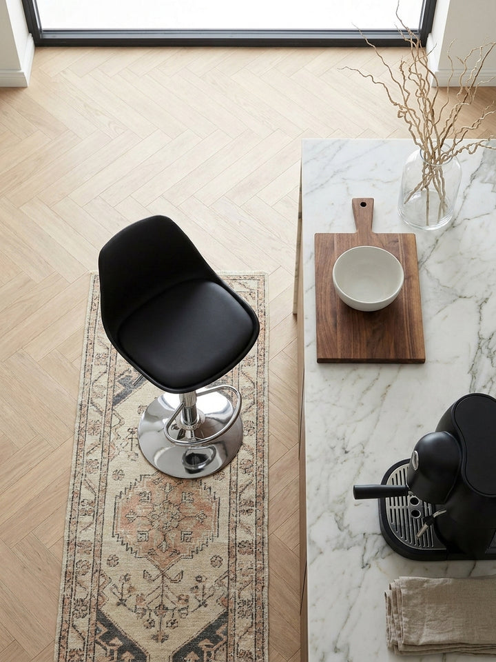 Barhocker Eiche Massivholz schwarz 40x40x104 cm Wohnidee Offene High-End Küche / Kücheninsel Einrichtungsidee stilvoll kombinieren mit Ablagefach Design Möbel Inspiration Wohnen Interior_