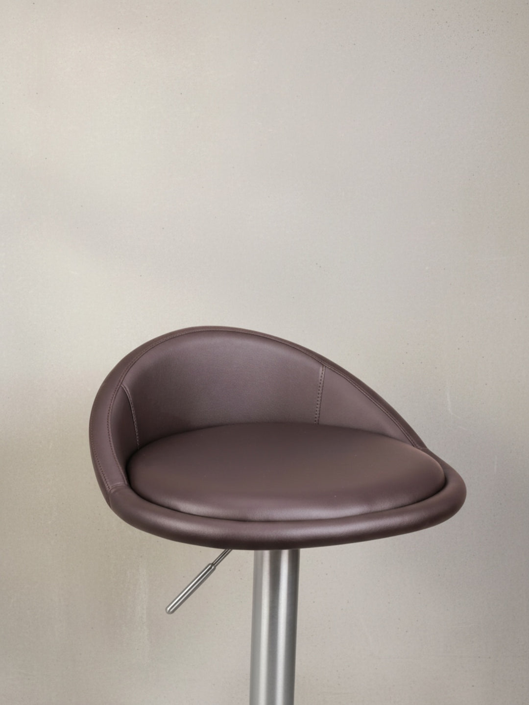 Barhocker DONAU_ höhenverstellbar_ halbrunde Rückenlehne_ Edelstahl_ max. 110 kg Belastung - KADIMA DESIGN_Farbe_ Braun_ Größe_ 43x43x90 cm_