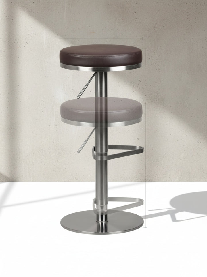Barhocker ELBE_ höhenverstellbar_ gepolsterte Sitzfläche_ Triangel Fußablage_ max. 110 kg Belastung - KADIMA DESIGN_Farbe_ Braun_ Größe_ 38x38x82 cm_