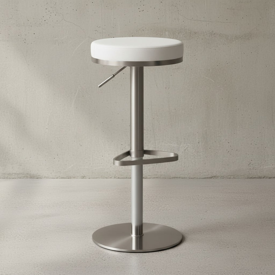 Barhocker ELBE_ höhenverstellbar_ gepolsterte Sitzfläche_ Triangel Fußablage_ max. 110 kg Belastung - KADIMA DESIGN_Farbe_ Weiß_ Größe_ 38x38x82 cm_