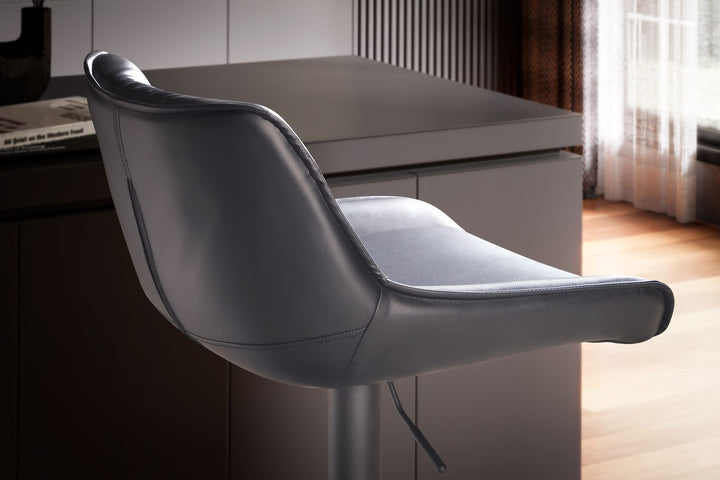Barhocker Kunstleder Schwarz Hocker mit Lehne 86  - 106 cm - Küchenhocker Höhenverstellbar Modern 100 kg - Design Barstuhl Tresenhocker mit Metall-Trompetenfuß - Bistrohocker Gepolstert_
