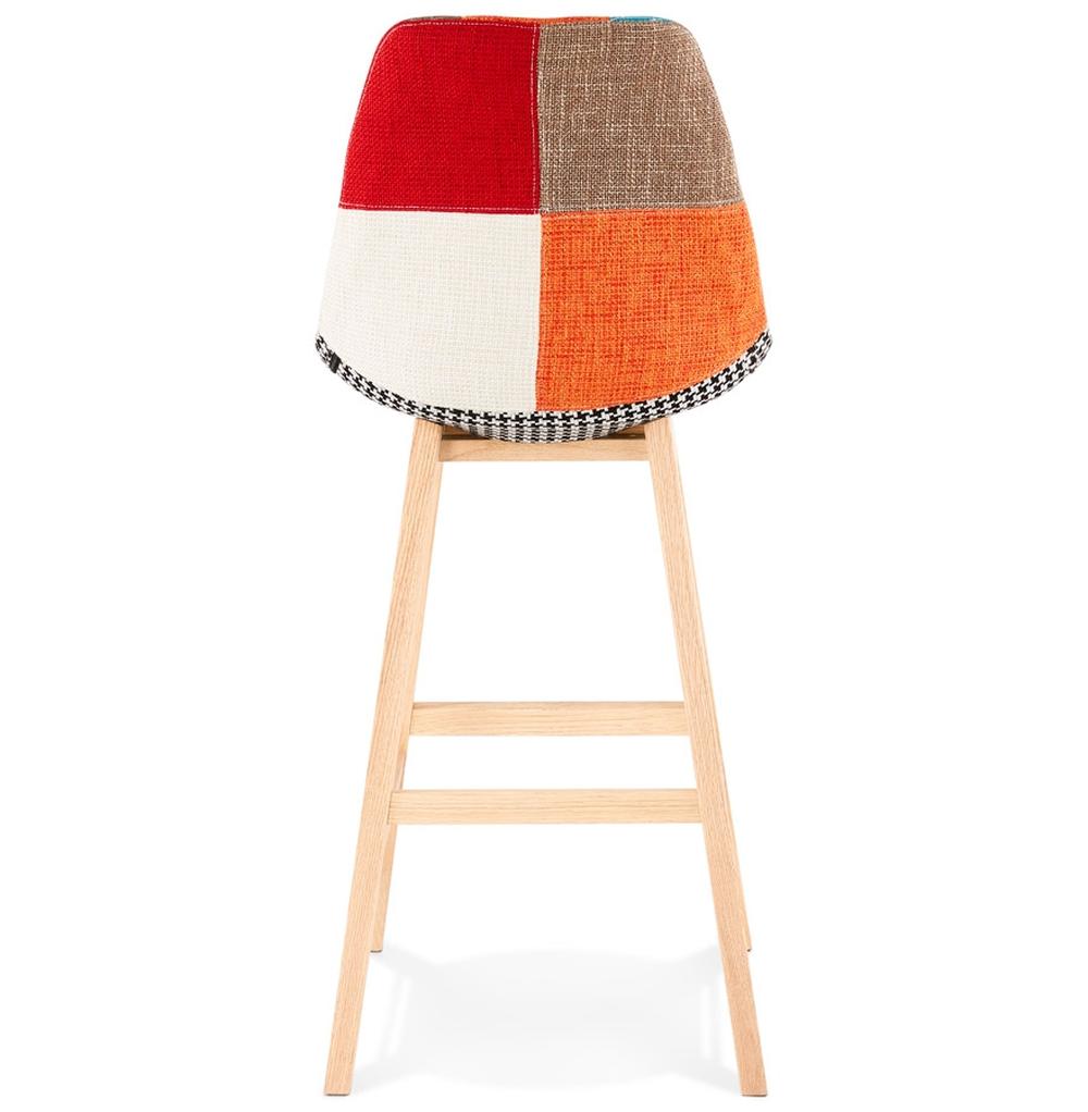 Esszimmerhocker - Nahaufnahme der Holzbeine - 42 cm Abstand zwischen den Beinen - Bodenschoner für Kratzschutz - vielseitig einsetzbar - TRIXA Design_