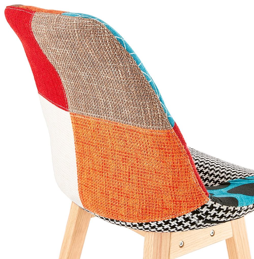 Thekenhocker - Detailansicht der 39 cm tiefen Sitzfläche - strapazierfähiger Patchwork-Stoff - ergonomische Form für lange Sitzungen - TRIXA Collection_