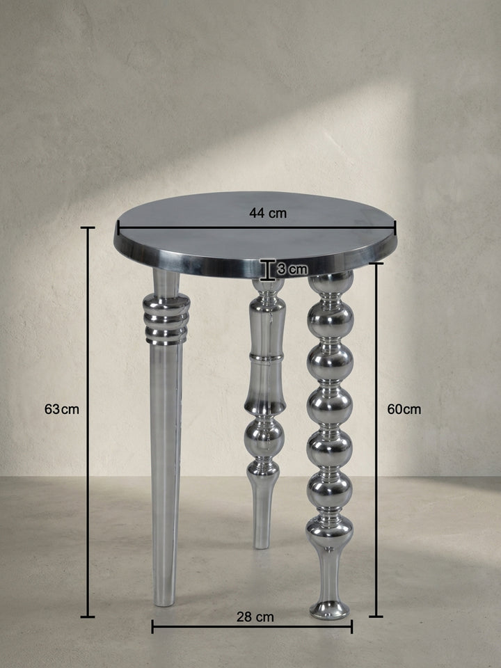 Technisches Maßbild des runden Beistelltisches mit den exakten Abmessungen: 44 cm Durchmesser und 63 cm Höhe, ideal für die Raumplanung._