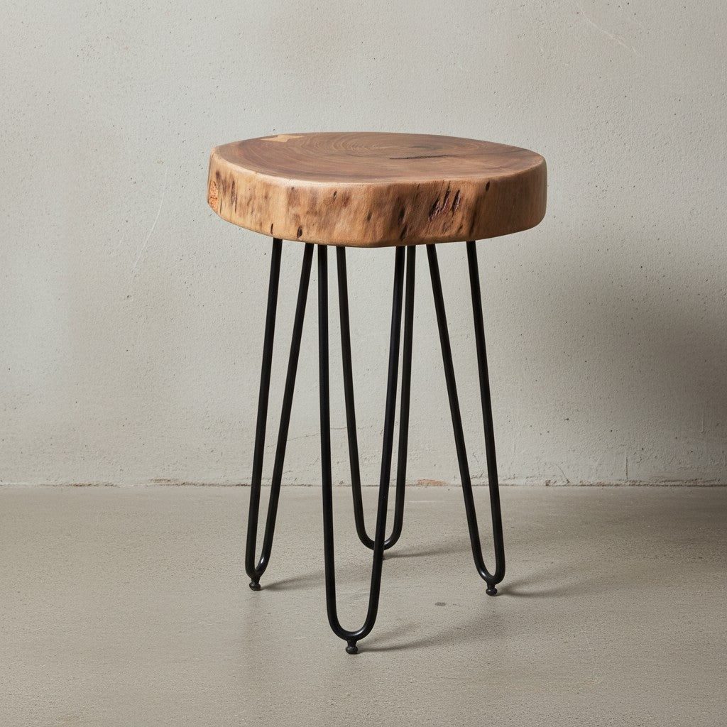 Beistelltisch BALU Massivholz  Metallbeine  Baumstammoptik  robust  pflegeleicht - KADIMA DESIGN Farbe  Beige  Größe  35x35x45 cm