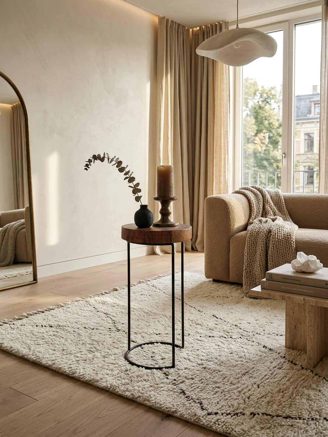 Beistelltisch INDI Massivholz_ Baumstamm-Tischplatte_ Metallgestell_ Landhausstil_ handgefertigt - KADIMA DESIGN_Farbe_ Braun_ Größe_ 28x28x55 cm_
