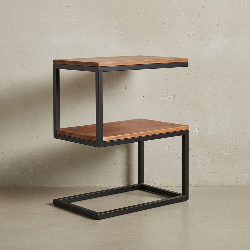 Beistelltisch Massivholz INDI_ S-Design_ Schwarz/Metallgestell_ 2 Ablageflächen - KADIMA DESIGN_Farbe_ Braun_ Größe_ 45x30x60 cm_