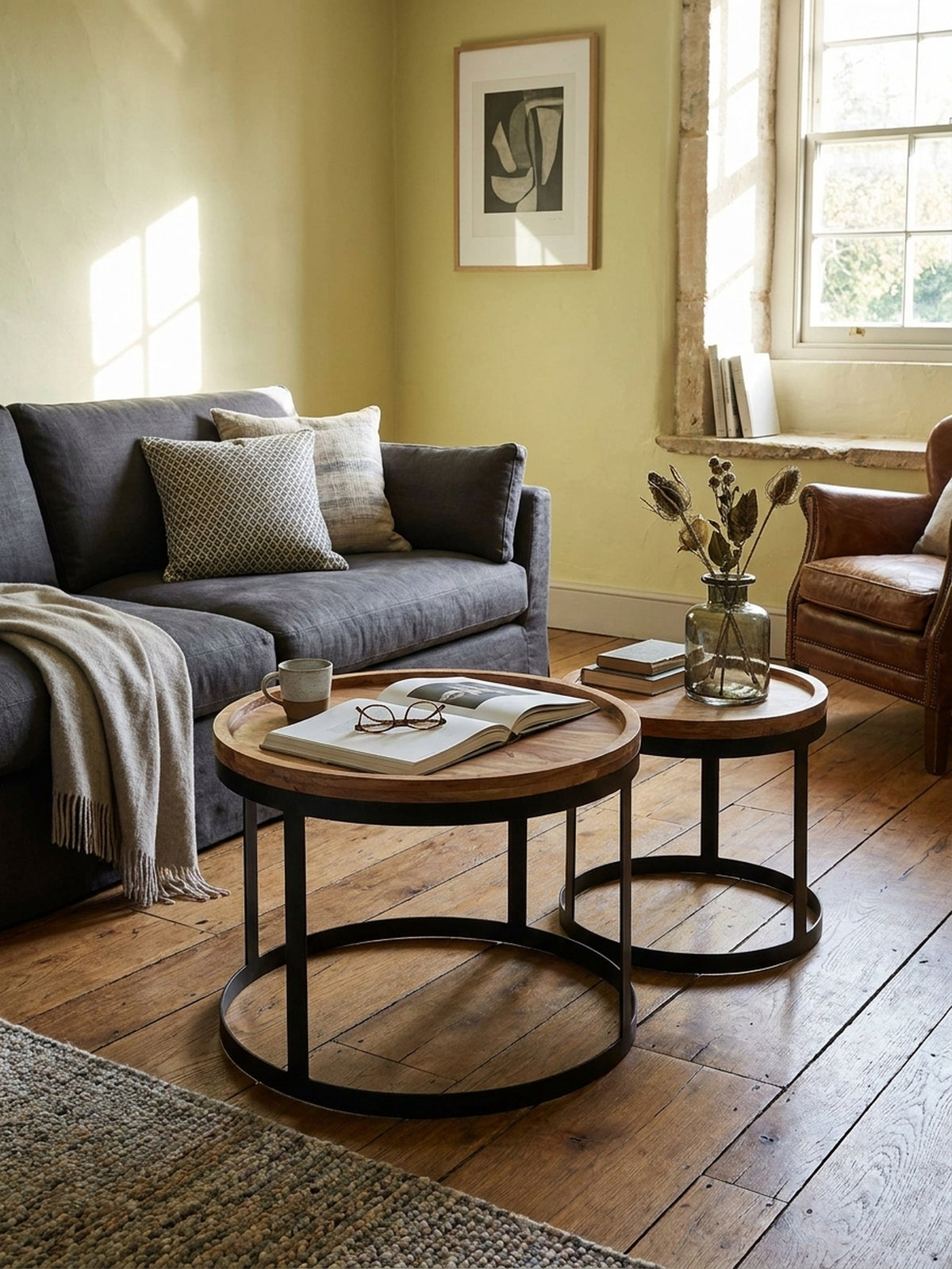 Satztische Akazie Massivholz natur 53x53x45 cm kombiniert mit passenden Möbeln Wohnzimmer Einrichtungsidee Möbelensemble harmonisch Wohnen Interior Zuhause Design modern hochwertig elegant_