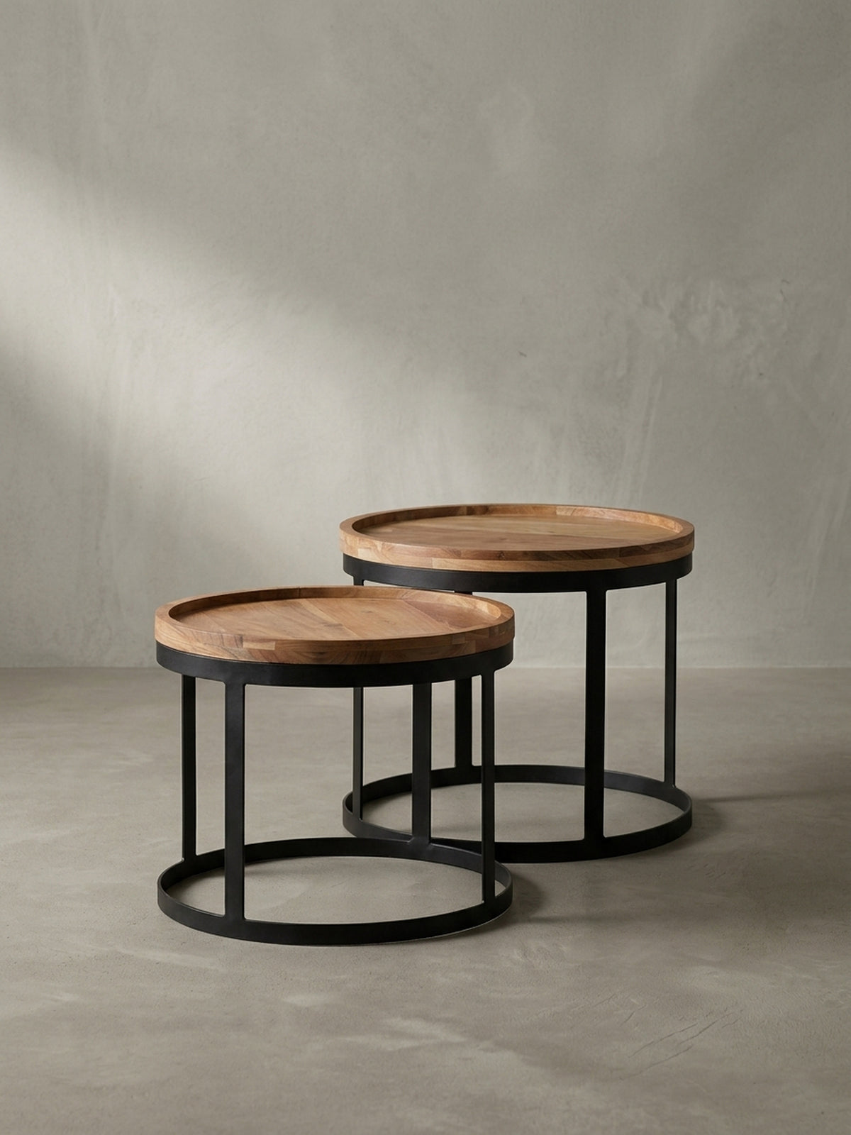 Satztische aus honigfarbenem Akazie-Massivholz 53x53x45 cm Design Möbel Premium Qualität modern Wohnzimmer Einrichtung stilvoll Wohnen Interior Zuhause hochwertig elegant robust langlebig_