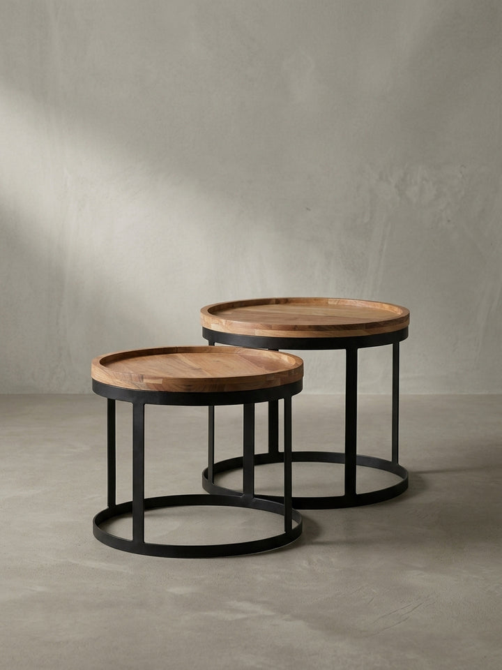 Satztische aus honigfarbenem Akazie-Massivholz 53x53x45 cm Design Möbel Premium Qualität modern Wohnzimmer Einrichtung stilvoll Wohnen Interior Zuhause hochwertig elegant robust langlebig_
