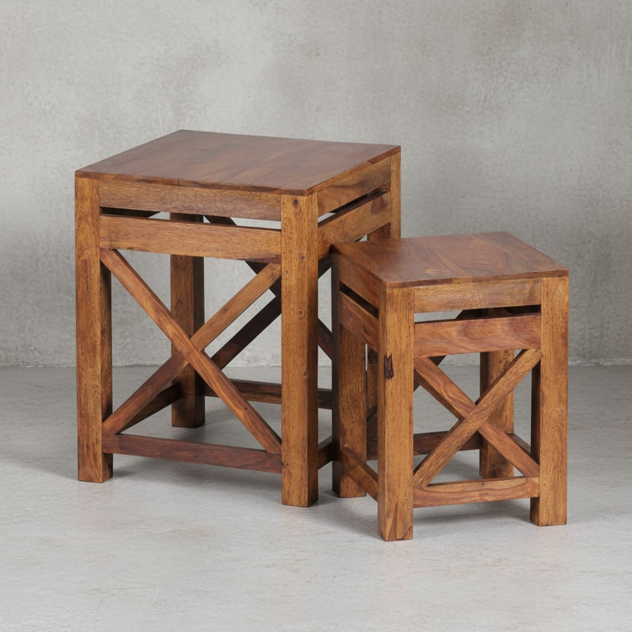 Set aus 2 Sheesham Massivholz Beistelltischen_ rustikaler Landhausstil_ robust_ pflegeleicht_ quadratische Ablageflächen - KADIMA DESIGN_Größe_ 40x40x50 cm_