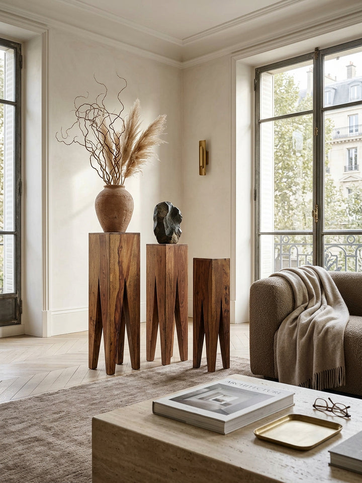 Beistelltisch-Set mit 3 Giraffenbeinen_ Massivholz_ rustikales Ambiente_ handgefertigt - KADIMA DESIGN_Farbe_ Braun_ Größe_ 25x25x100 cm_