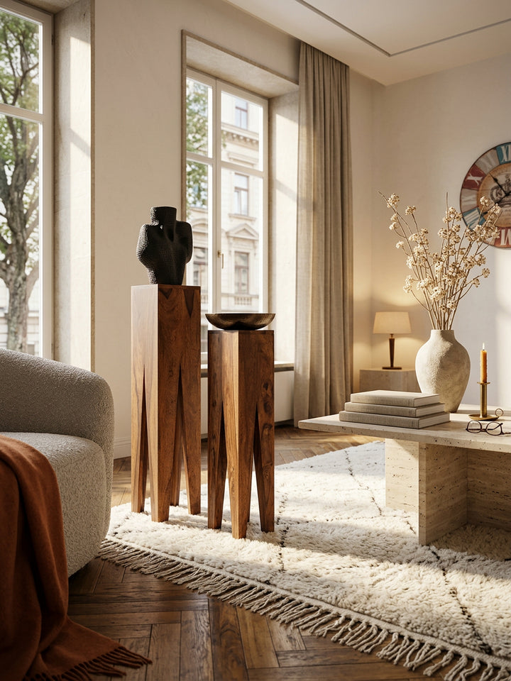 Beistelltisch-Set mit 3 Giraffenbeinen_ Massivholz_ rustikales Ambiente_ handgefertigt - KADIMA DESIGN_Farbe_ Braun_ Größe_ 25x25x100 cm_
