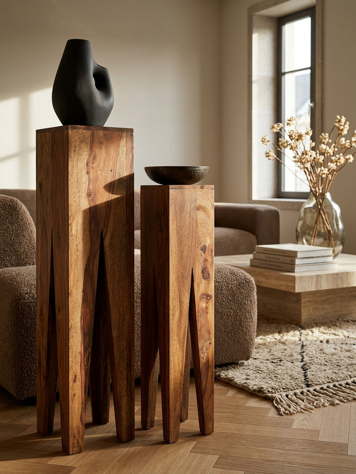 Beistelltisch-Set mit 3 Giraffenbeinen_ Massivholz_ rustikales Ambiente_ handgefertigt - KADIMA DESIGN_Farbe_ Braun_ Größe_ 25x25x100 cm_