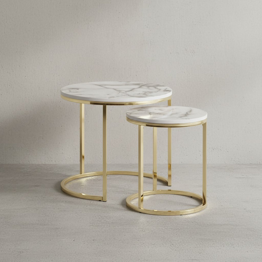 Moderne Marmor-Beistelltische_ 2er Set_ Goldene Gestelle_ 50/35 cm - KADIMA DESIGN_Farbe_ Weiß_ Größe_ 50x50x45 cm_