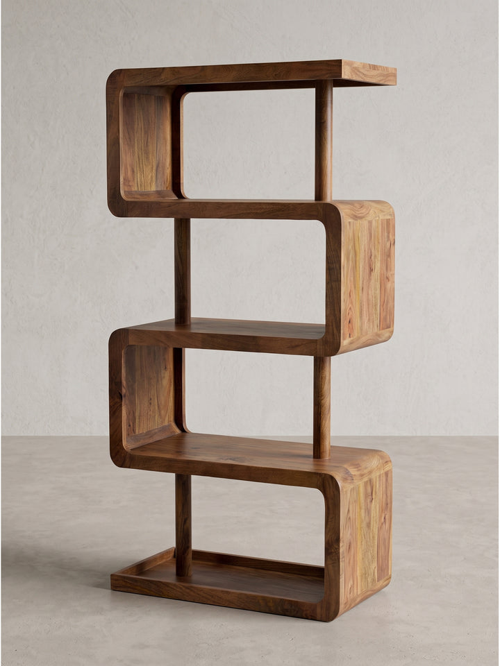 Frontalansicht des offenen Standregals 80x160 cm aus Mango Massivholz mit modernem Zickzack-Design_