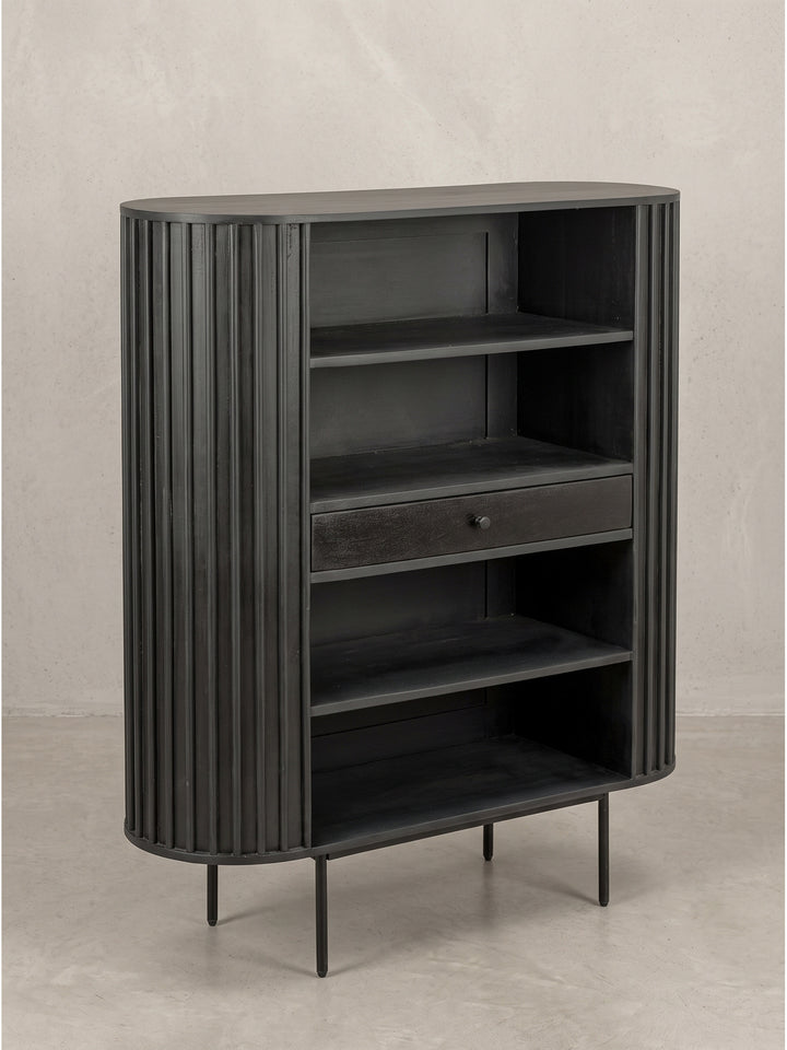 Offenes Standregal 105x122 cm aus Massivholz schwarz lackiert mit runden Kanten auf vier filigranen Metallbeinen_