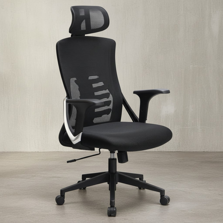 Ergonomischer Bürodrehstuhl mit 4-fach verstellbarer Lordosenstütze - schwarzem Mesh-Bezug und Kopfstütze für optimalen Arbeitskomfort von Kadima Design_