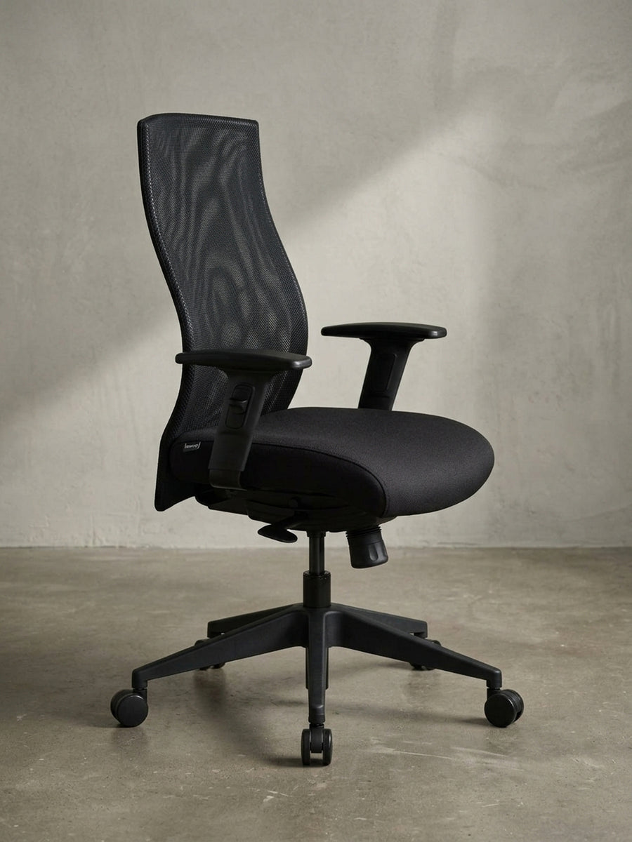 Alternative Detailansicht des bequemen Drehstuhls für das anspruchsvolle Homeoffice, belastbar bis 120 kg, mit leichtgängigen Rollen._