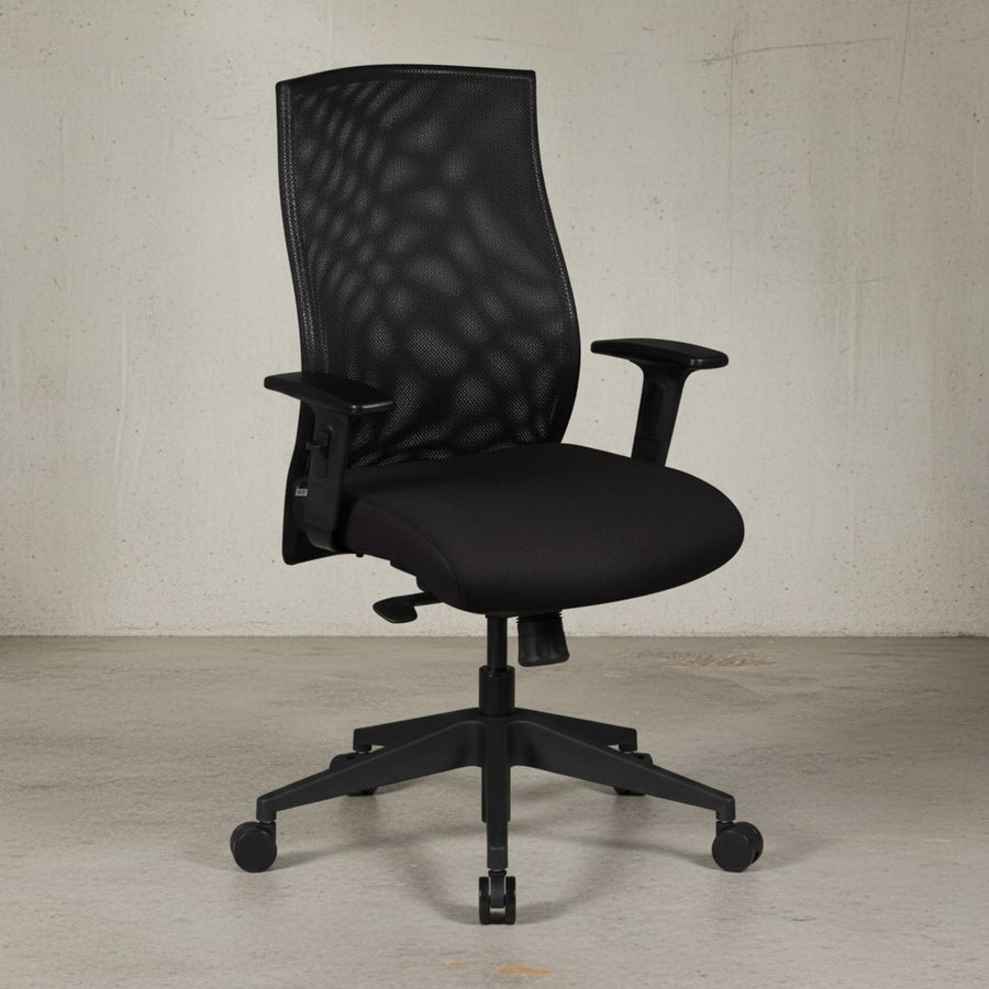 Bürostuhl Parma_ Netzrückenlehne_ 3-Punkt Synchronmechanik_ Nylon-Fußkreuz_ 120 kg Belastbarkeit_ Teppichbodenrollen - KADIMA DESIGN_Größe_ 65x65x113 cm_
