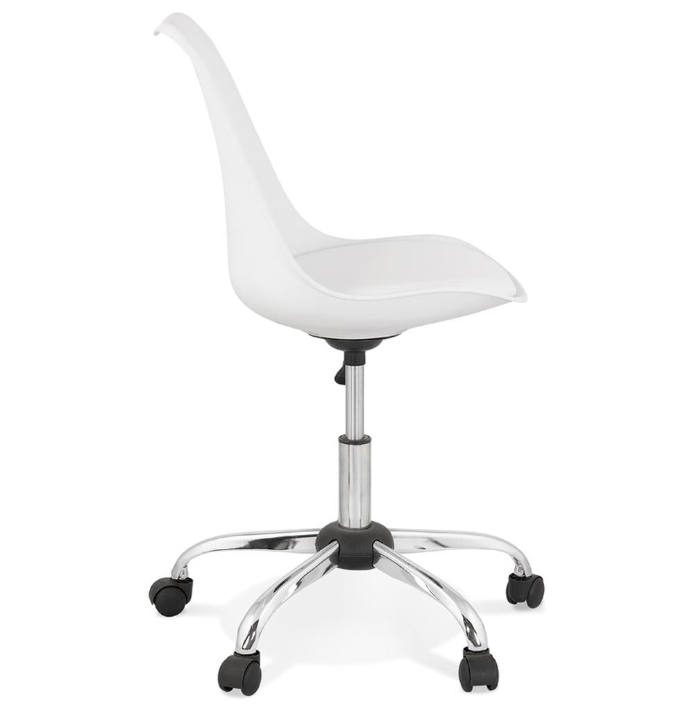 Arbeitsstuhl mit weißer Komfortsitzschale - 43cm Sitzhöhe und Chromgestell von Kadima Design_