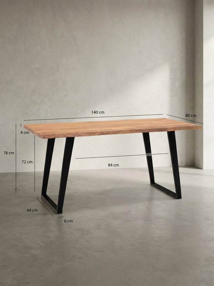 Technisches Maßbild des Schreibtisches mit exakten Abmessungen: Breite 140 cm, Höhe 76 cm und Tiefe ca. 80 cm für die perfekte Raumplanung._