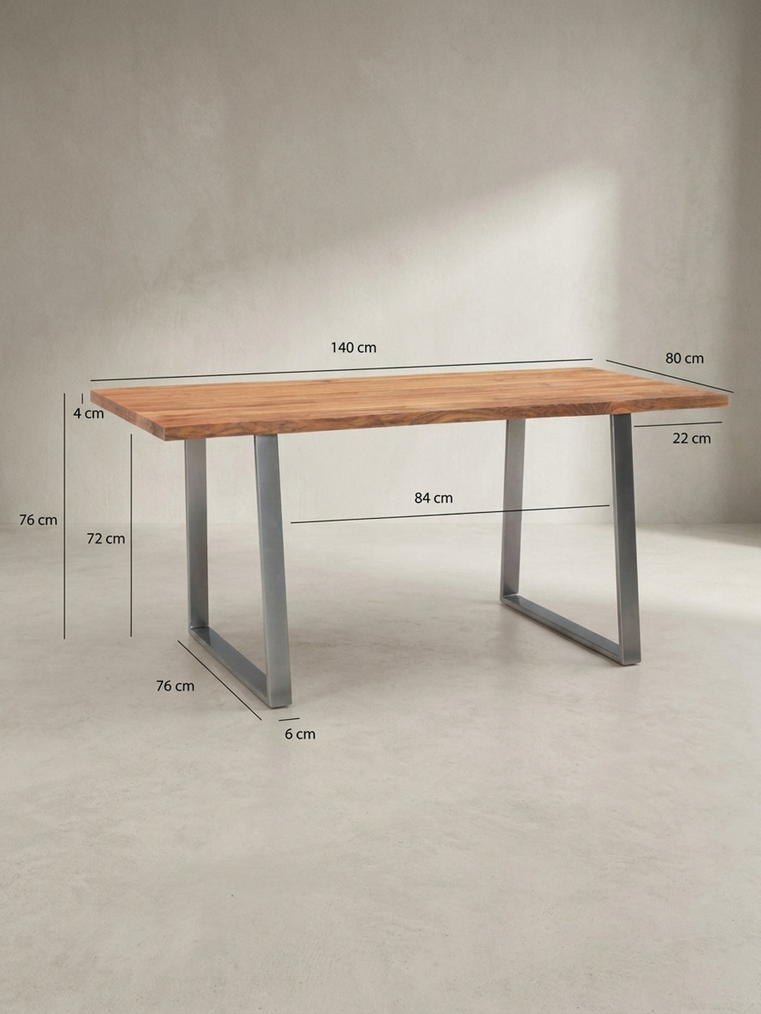 Skizze mit allen exakten Maßen des Schreibtisches: 140 cm Breite, 76 cm Höhe und ca. 80 cm Tiefe für die perfekte Raumplanung._