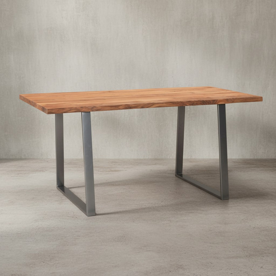Schreibtisch Massivholz mit Baumkante für kleine Räume von Kadima Design_