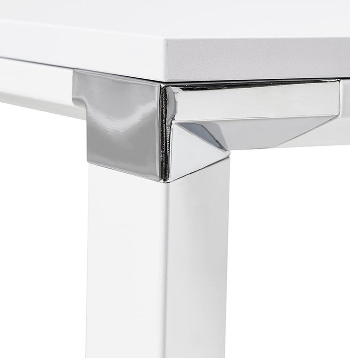 Weißer Schreibtisch fürs Homeoffice - 74cm Höhe - Chromdetails - platzsparende Lösung für kleine Räume - Kadima Design_