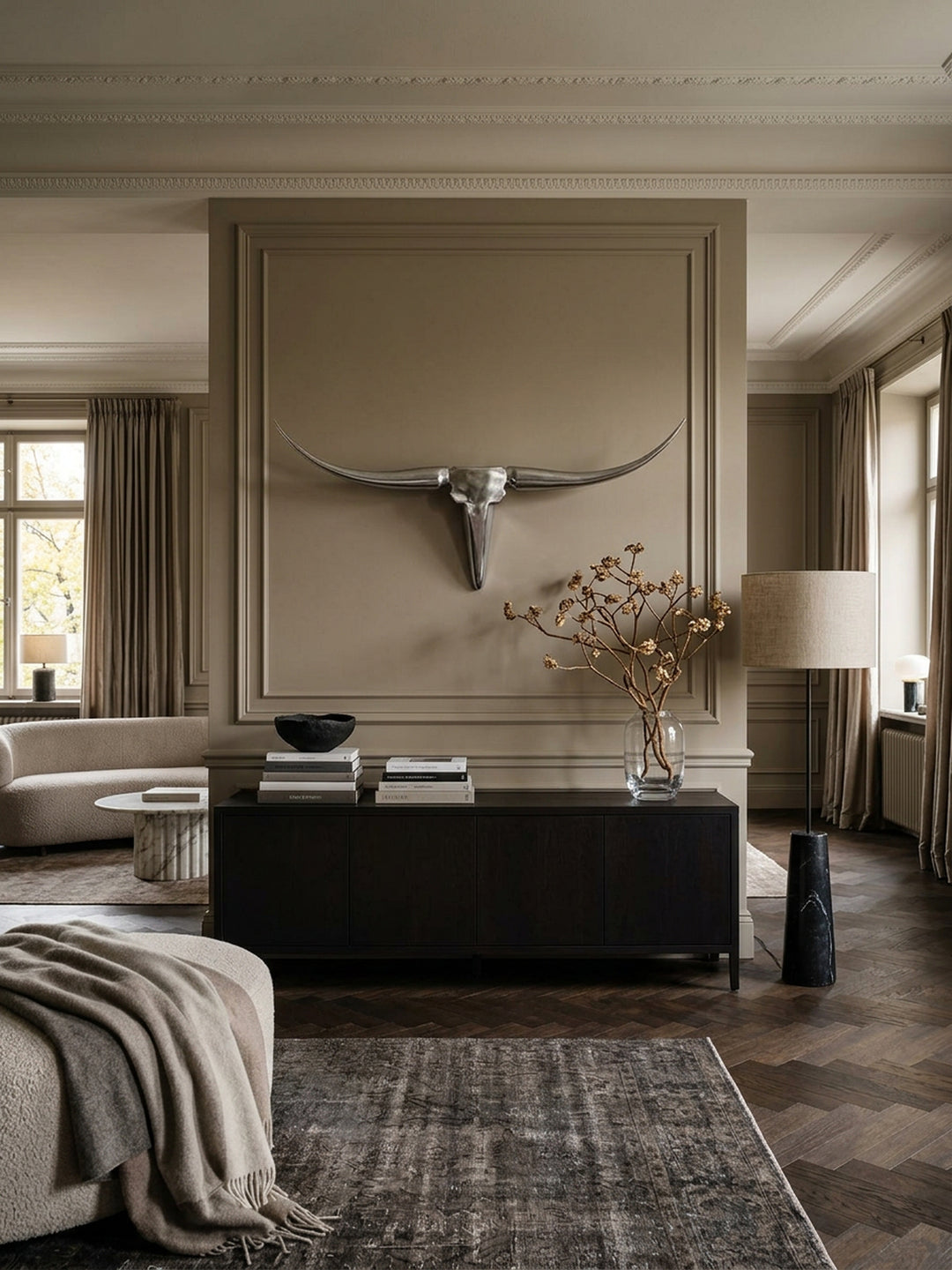 Bull Geweih Wanddekoration_ stilvoll aus Aluminium_ handgefertigt_ modernes Design_ für ein elegantes Zuhause - KADIMA DESIGN_Farbe_ Silber_ Größe_ 125x10x60 cm_