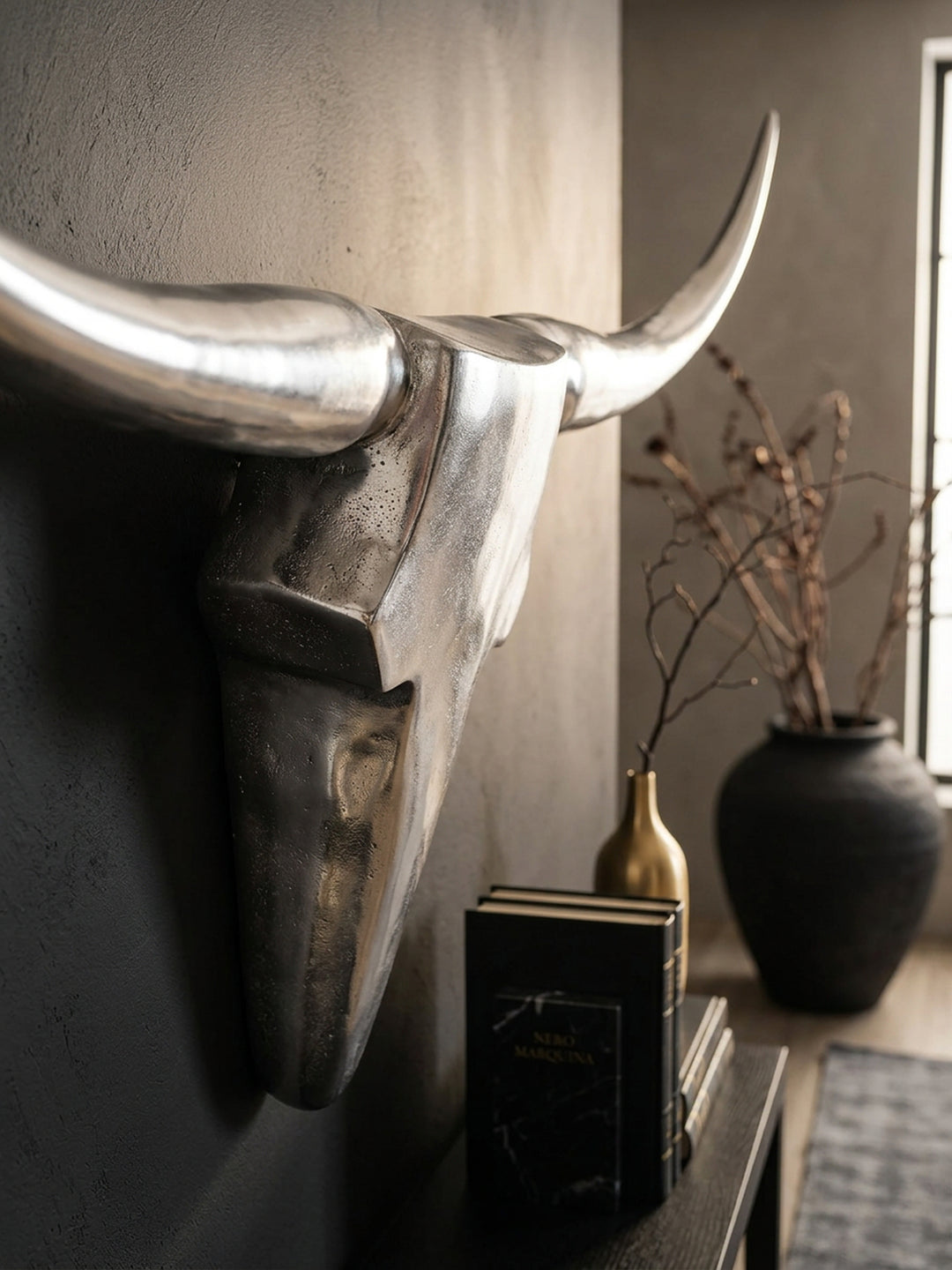 Bull Geweih Wanddekoration_ stilvoll aus Aluminium_ handgefertigt_ modernes Design_ für ein elegantes Zuhause - KADIMA DESIGN_Farbe_ Silber_ Größe_ 125x10x60 cm_