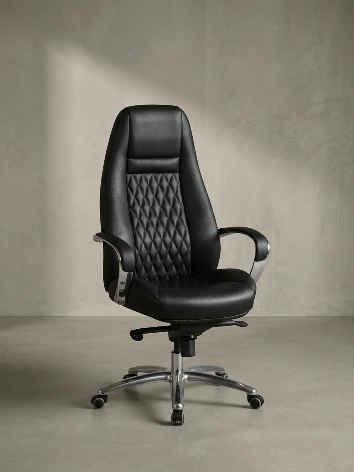 Bürostuhl Echtleder schwarz 70x68x130 cm mit Rollen und Höhenverstellung für Home Office Design Möbel modern hochwertig stilvoll robust langlebig Wohnen Einrichtung Interior Zuhause_