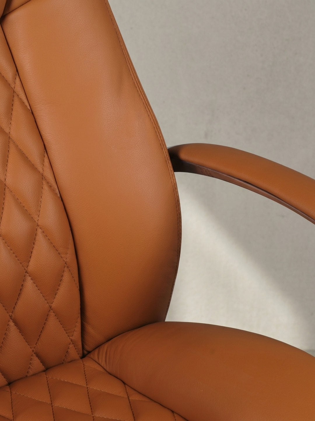 Bürostuhl Echtleder mit Rollen und Höhenverstellung 70x68x130 cm modern Design Möbel hochwertig Home Office Wohnzimmer Einrichtung Inspiration Wohnen Interior Zuhause elegant stilvoll_