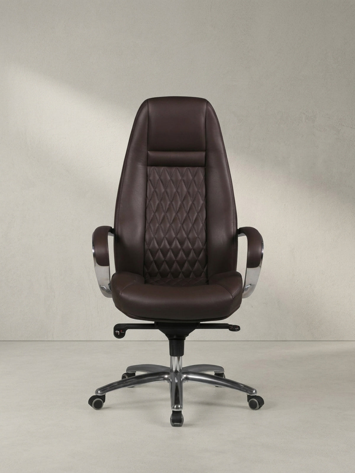 Bürostuhl aus hochwertigem Echtleder braun mit Rollen und Höhenverstellung 70x68x130 cm Design Möbel Premium Qualität modern Home Office Einrichtung stilvoll Wohnen Interior Zuhause