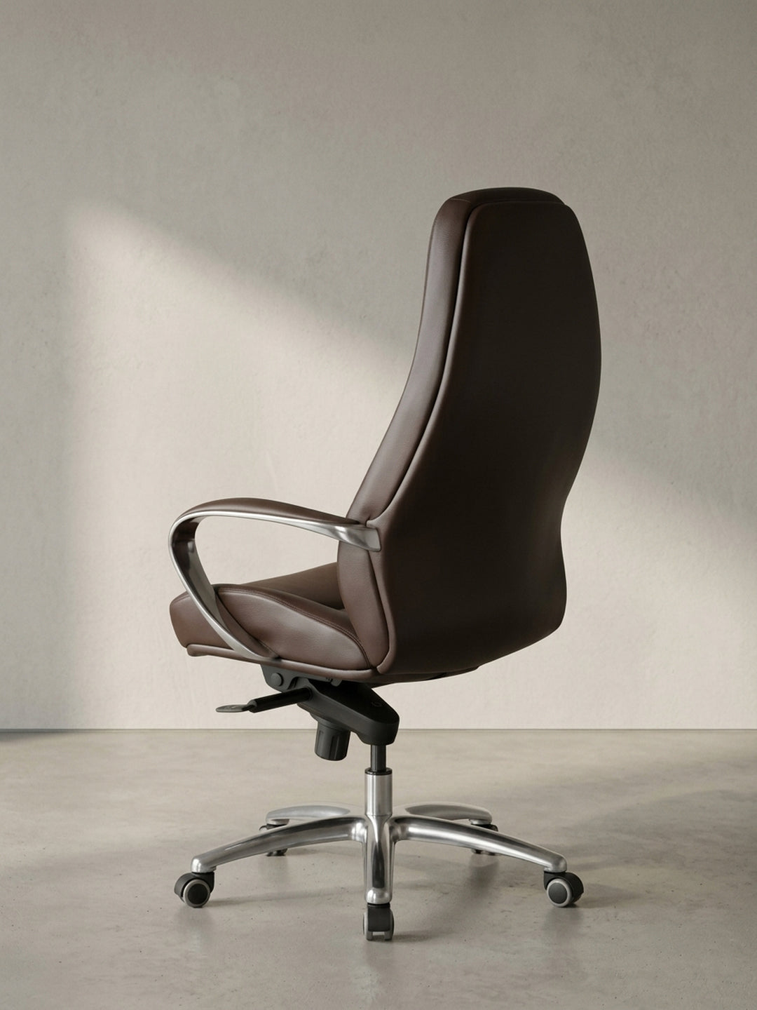 Bürostuhl Echtleder braun 70x68x130 cm robust langlebig mit Rollen und Höhenverstellung Möbel Wohnen Design Einrichtung modern Premium Home Office Interior Zuhause Wohnzimmer hochwertig_