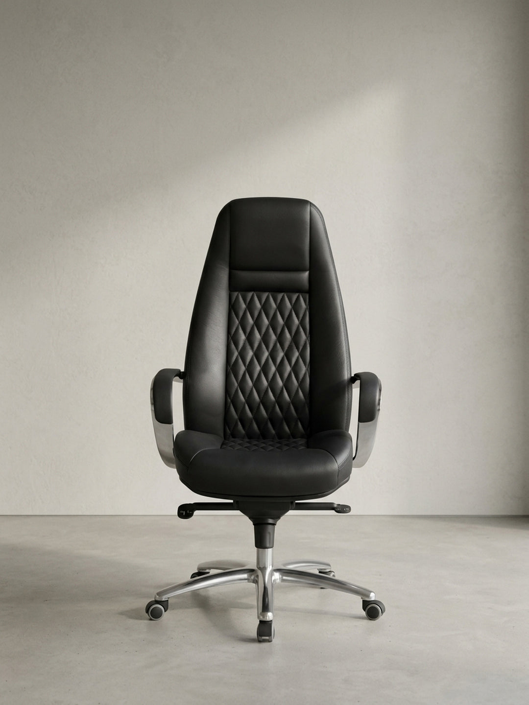 Bürostuhl aus hochwertigem Echtleder schwarz mit Rollen und Höhenverstellung 70x68x130 cm Design Möbel Premium Qualität modern Home Office Einrichtung stilvoll Wohnen Interior Zuhause_