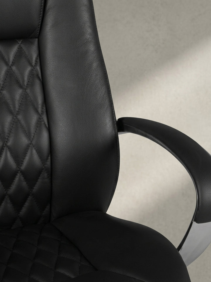 Bürostuhl Echtleder schwarz mit Rollen und Höhenverstellung 70x68x130 cm modern Design Möbel hochwertig Home Office Wohnzimmer Einrichtung Inspiration Wohnen Interior Zuhause elegant_