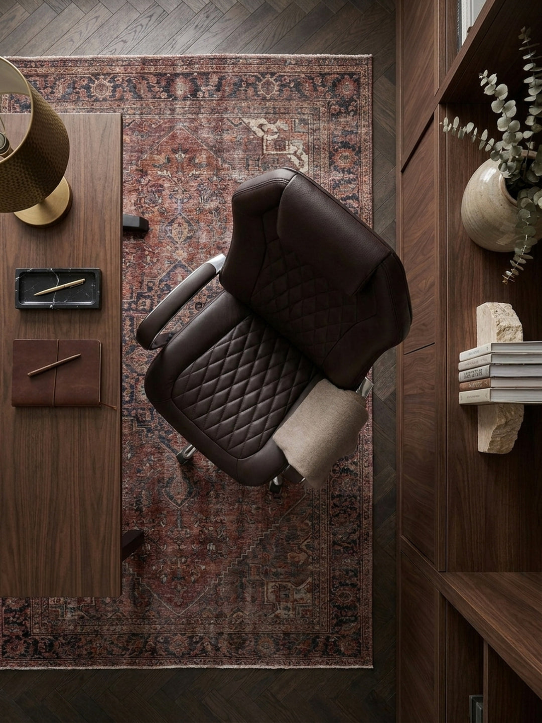 Bürostuhl Echtleder braun 70x67x136 cm Wohnidee Home Office Einrichtungsidee stilvoll kombinieren mit Rollen und Höhenverstellung Design Möbel Inspiration Wohnen Interior Zuhause Wohnzimmer_