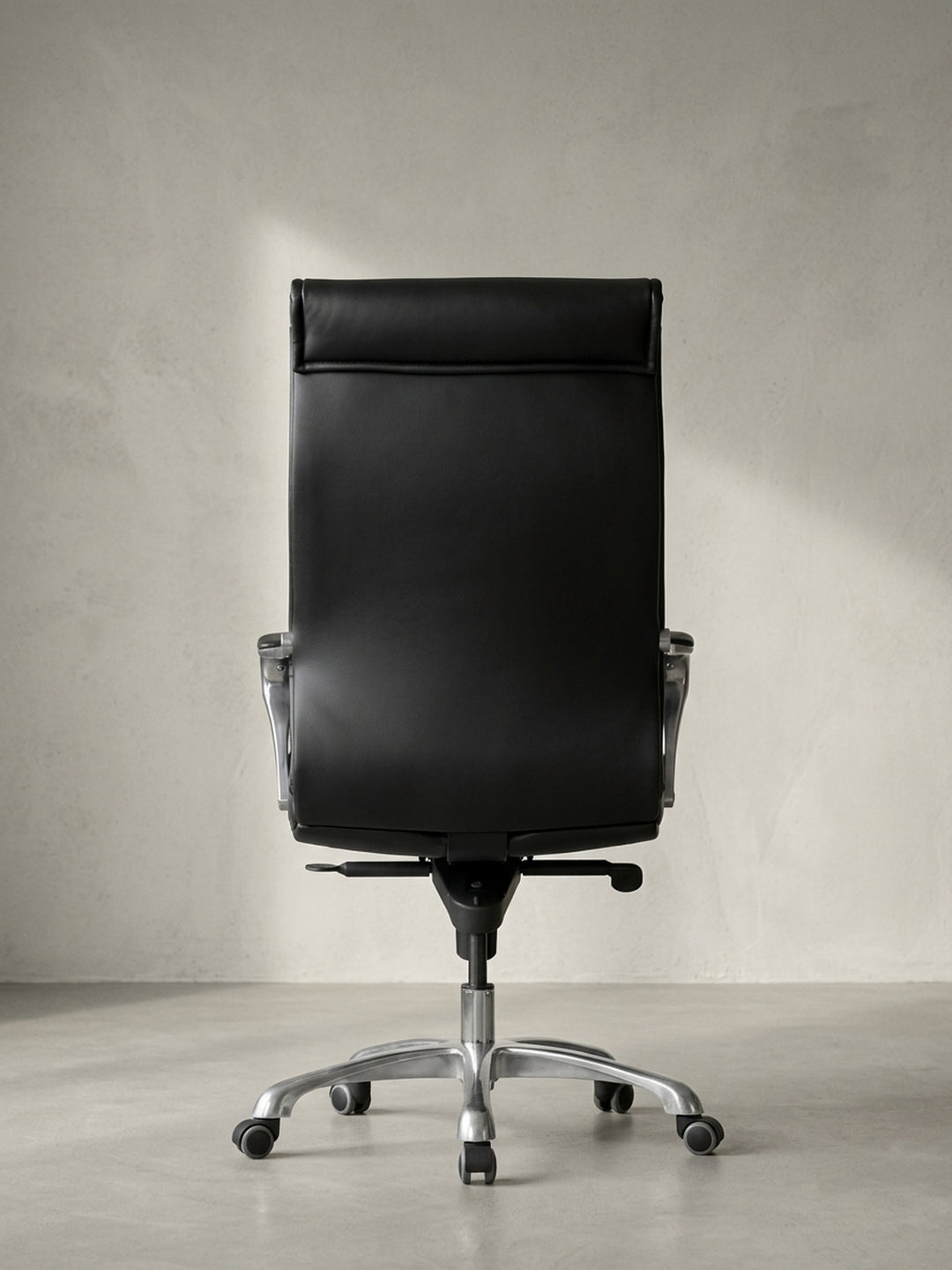 Bürostuhl Eiche Massivholz schwarz 60x61x126 cm robust langlebig mit Rollen und Höhenverstellung Möbel Wohnen Design Einrichtung modern Premium Home Office Interior Zuhause Wohnzimmer_