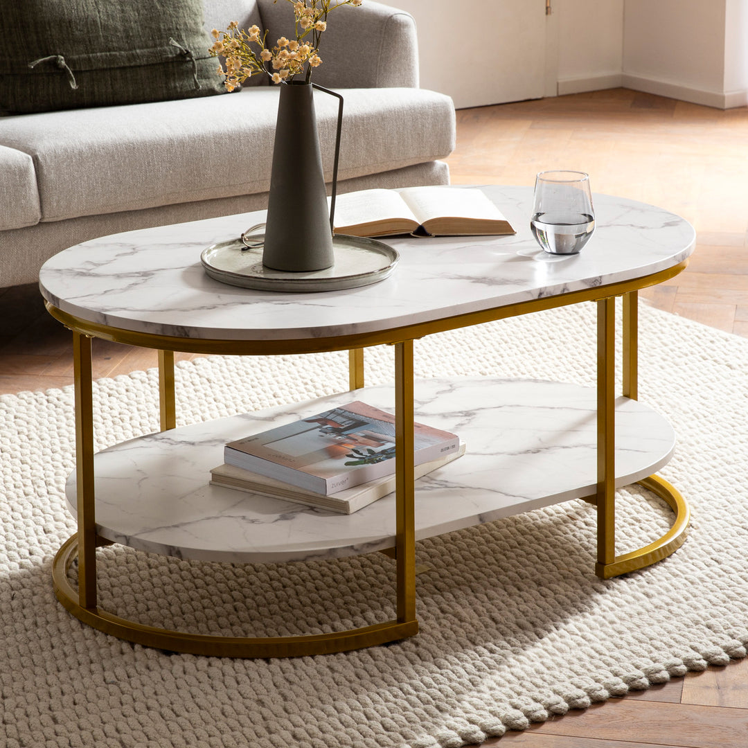 Couchtisch mit Marmor Optik, rechteckig, Ablage, goldenes Metallgestell