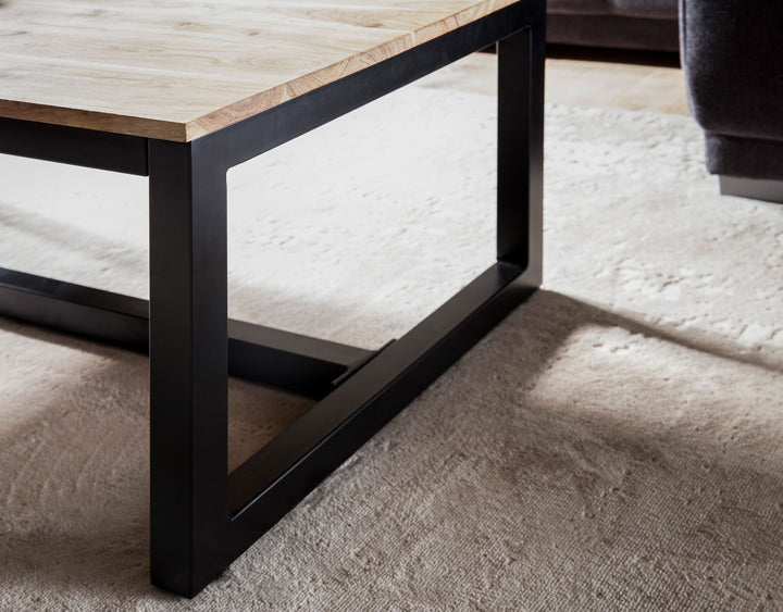 Couchtisch Akazien-Massivholz Braun, Industrial Design, 110x60x40 cm, mit stabilen Metallbeinen
